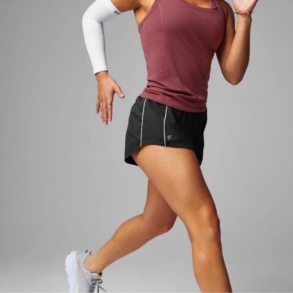 Fabletics Black Full Speed Mid-Rise Run Short Small NWT - Picture 2 of 12